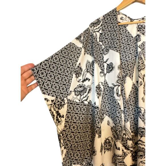 Lush Women's Open Front Boho Floral Tile Print  Wrap Kimono One Size Black White - Picture 2 of 6